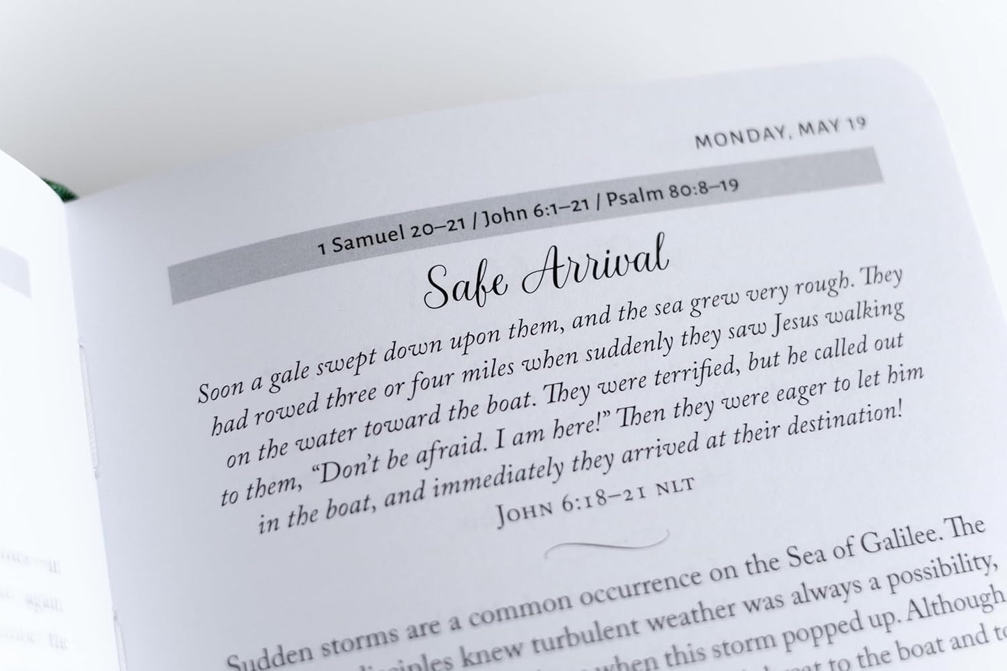 Daily Wisdom for Women 2025 Devotional Collection (Daily Wisdom - Annual Edition) Hardcover – October 1, 2024
