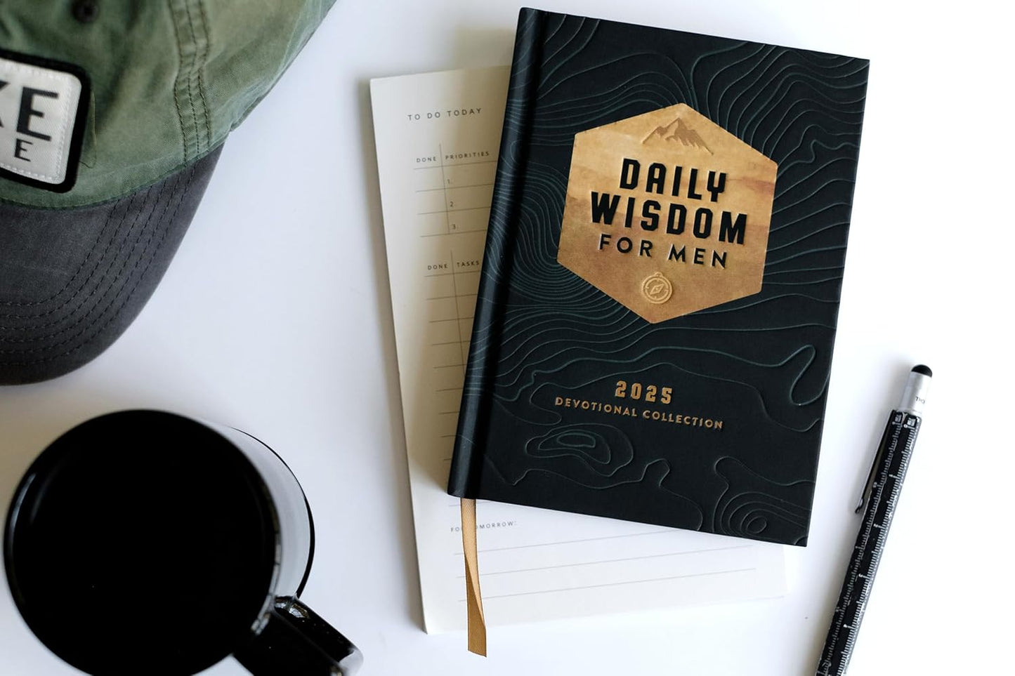 Daily Wisdom for Men 2025 Devotional Collection (Daily Wisdom - Annual Edition) Hardcover – October 1, 2024